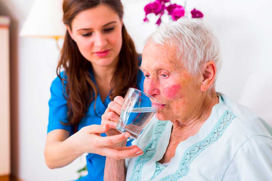 Trinken nach einem Schlaganfall